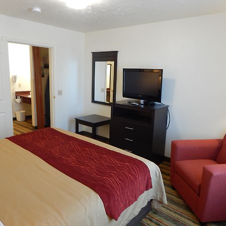 Best Western Visalia Hotel Екстериор снимка