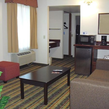 Best Western Visalia Hotel Екстериор снимка