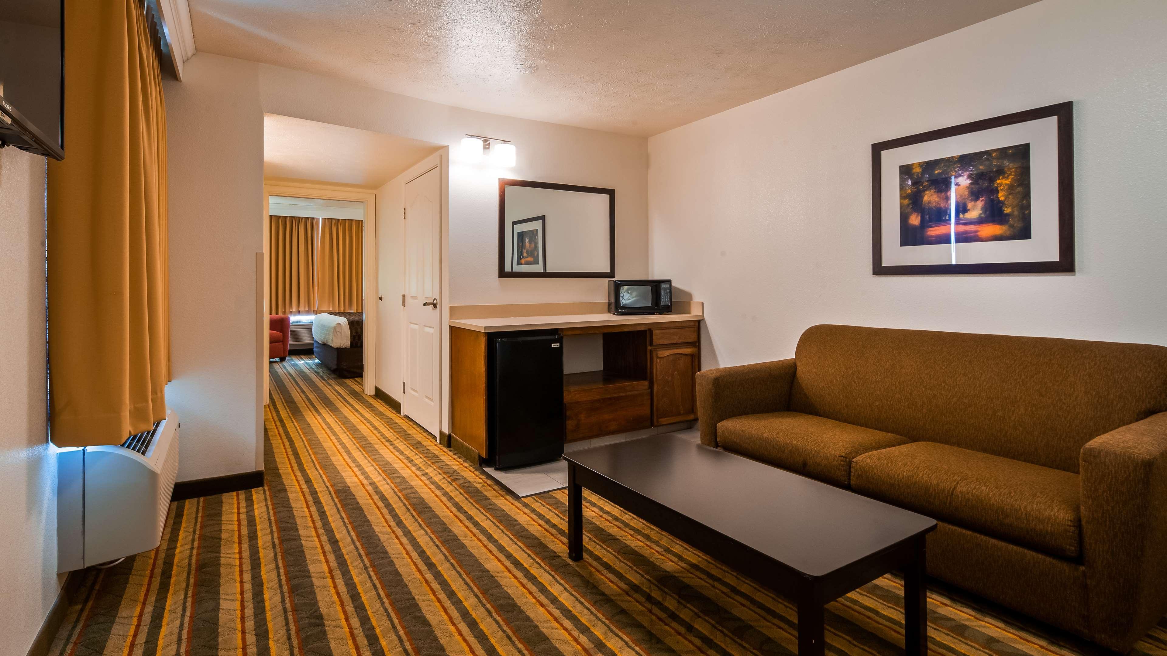 Best Western Visalia Hotel Екстериор снимка