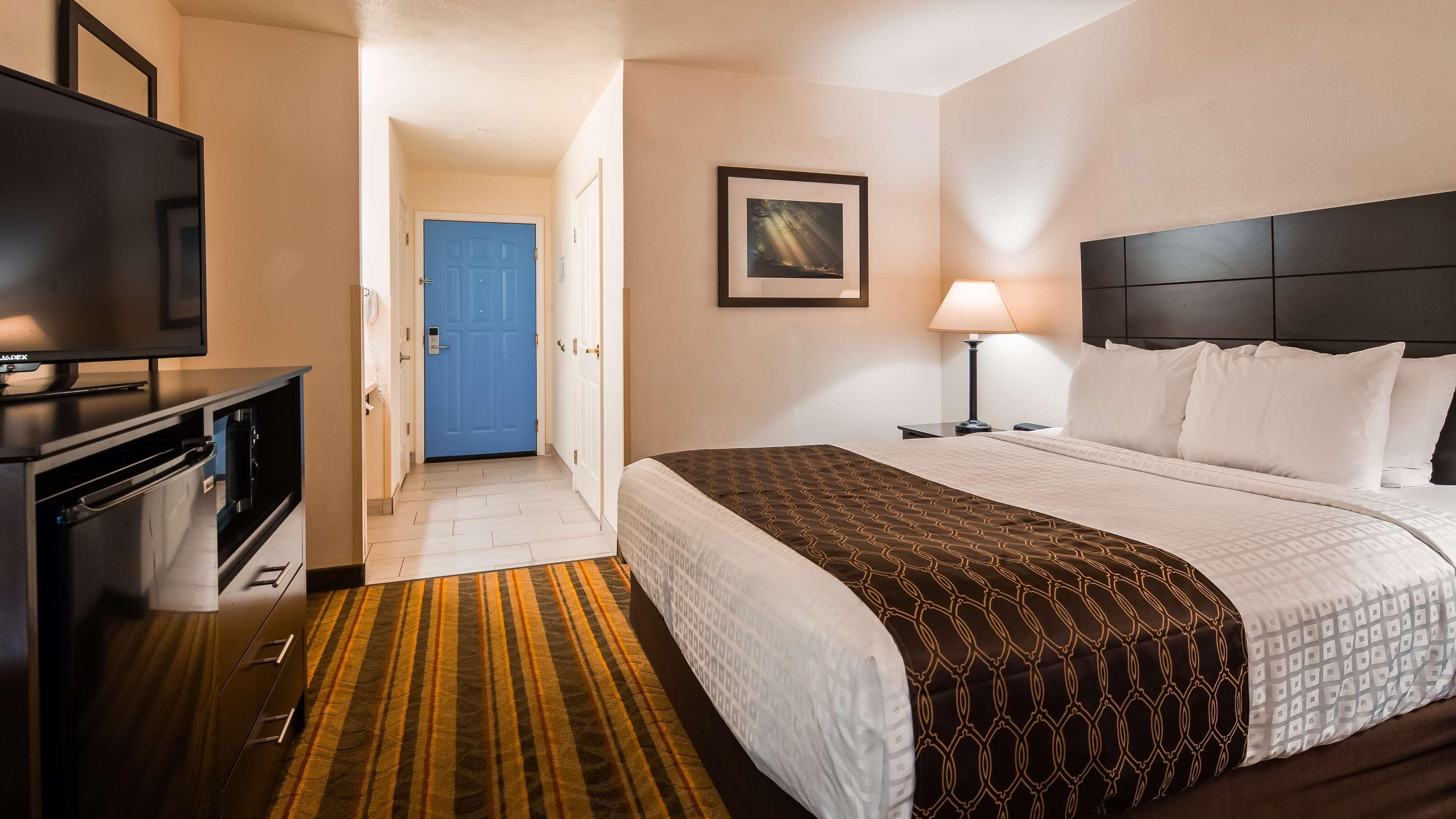 Best Western Visalia Hotel Екстериор снимка