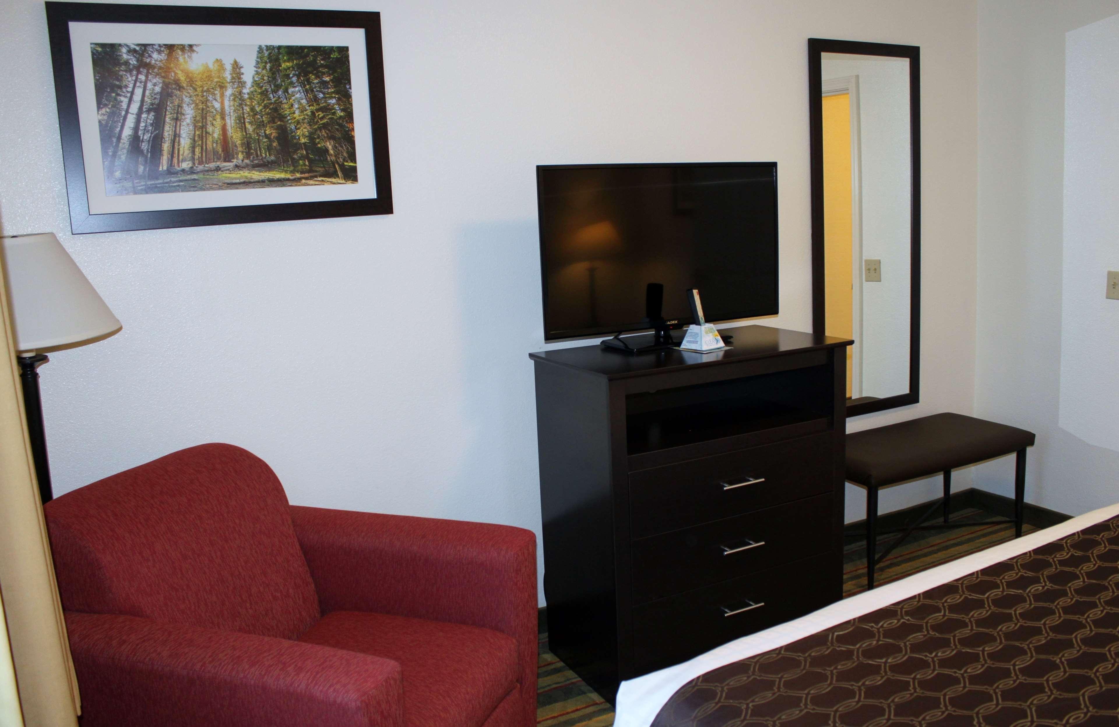 Best Western Visalia Hotel Екстериор снимка
