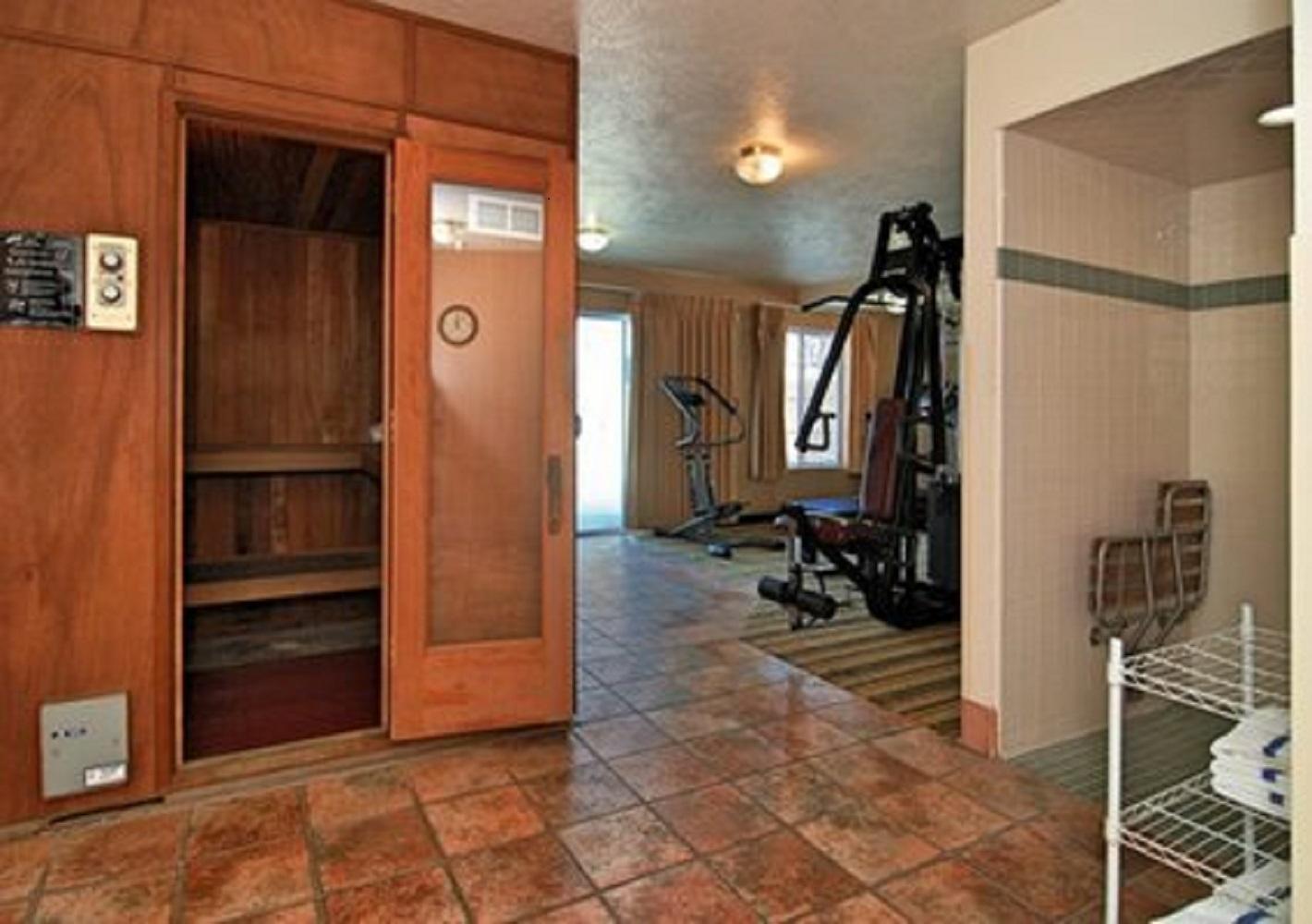 Best Western Visalia Hotel Екстериор снимка