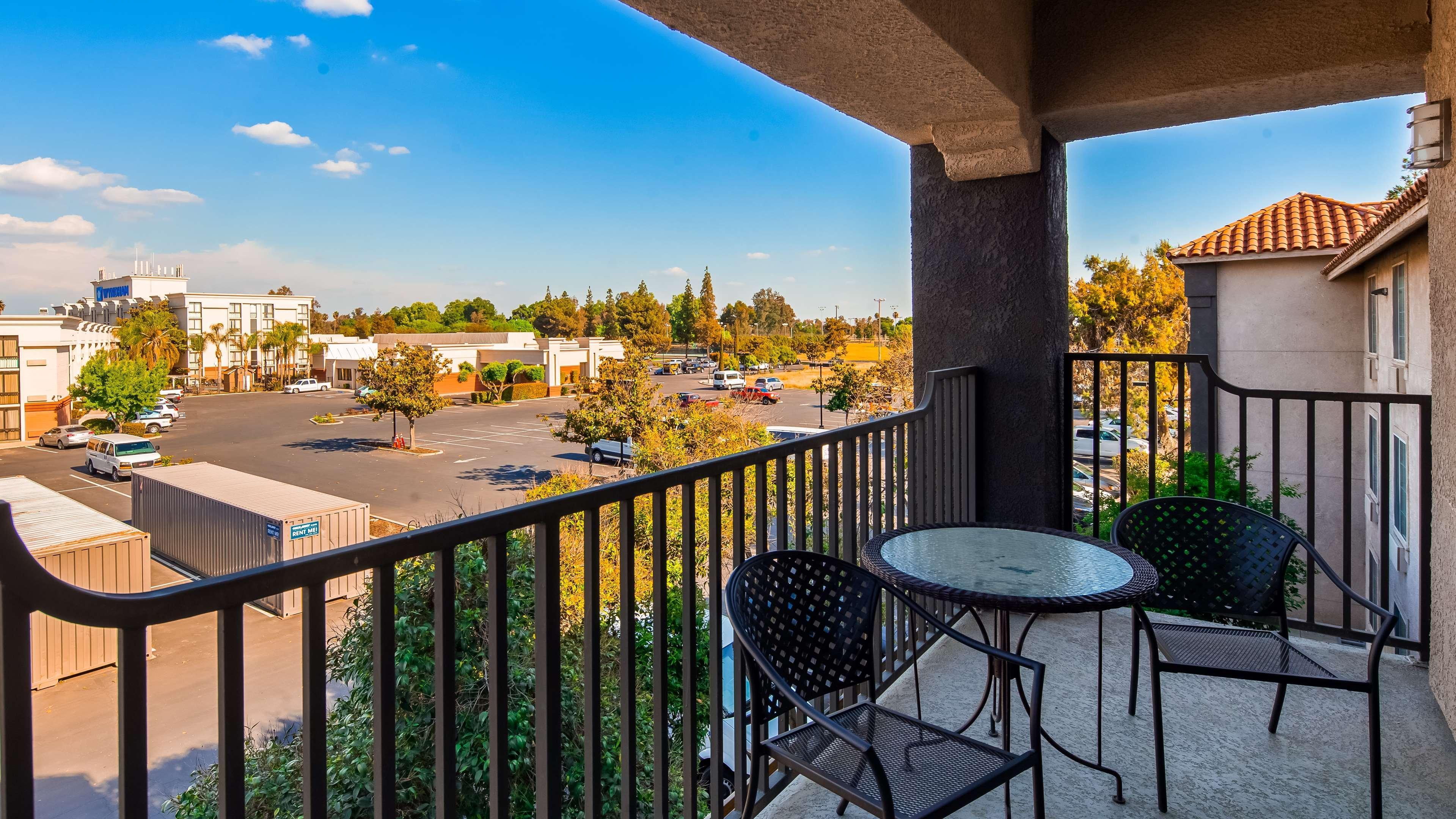 Best Western Visalia Hotel Екстериор снимка