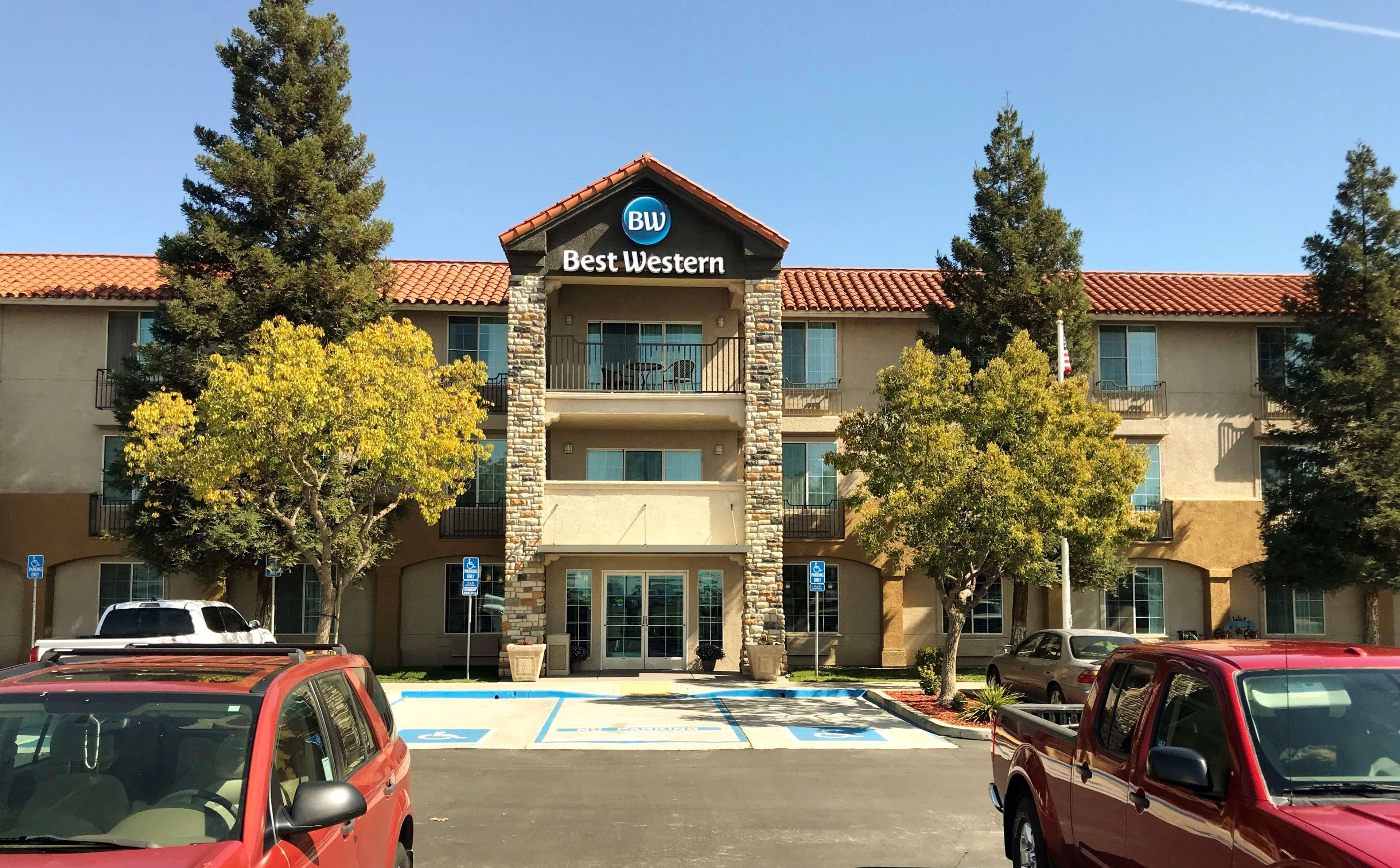 Best Western Visalia Hotel Екстериор снимка