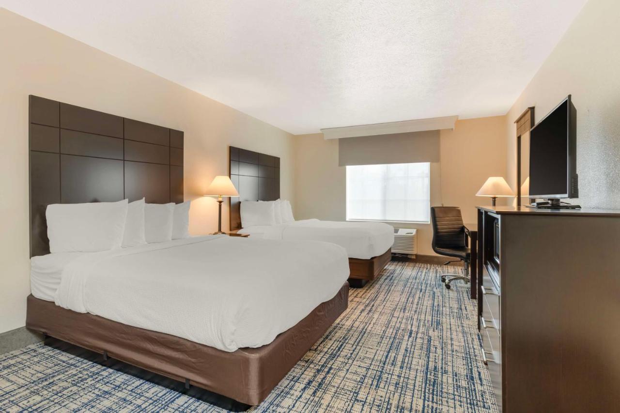 Best Western Visalia Hotel Екстериор снимка