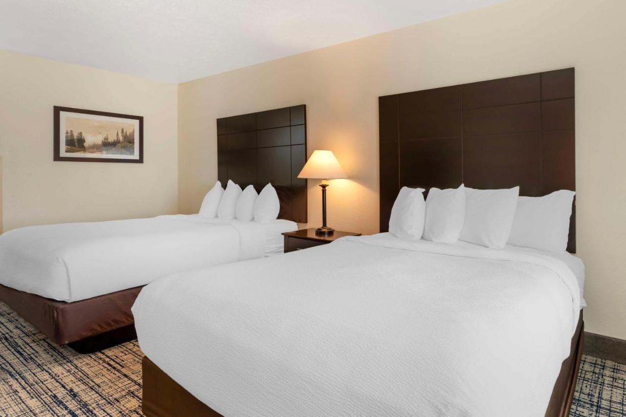 Best Western Visalia Hotel Екстериор снимка