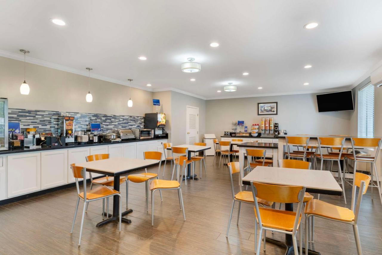 Best Western Visalia Hotel Екстериор снимка