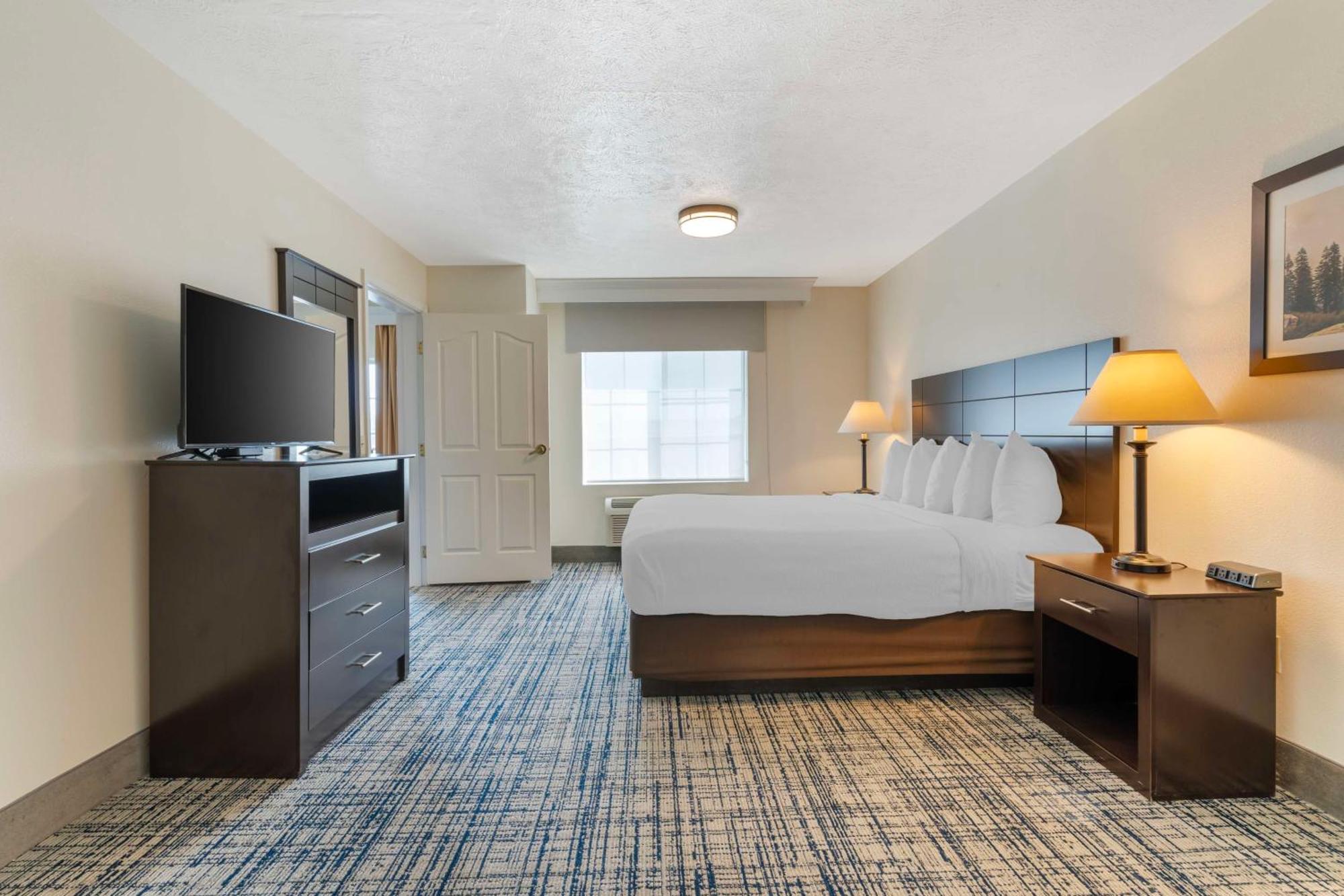 Best Western Visalia Hotel Екстериор снимка