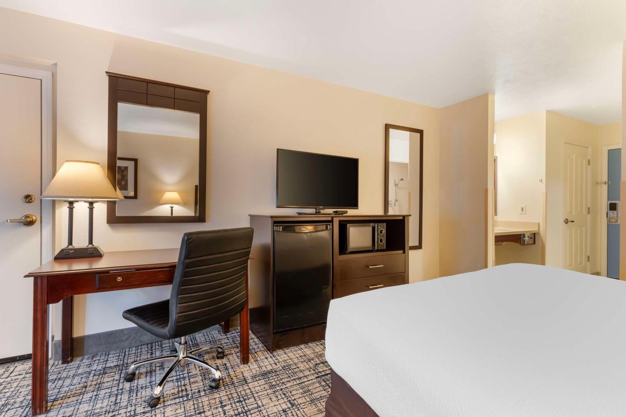 Best Western Visalia Hotel Екстериор снимка