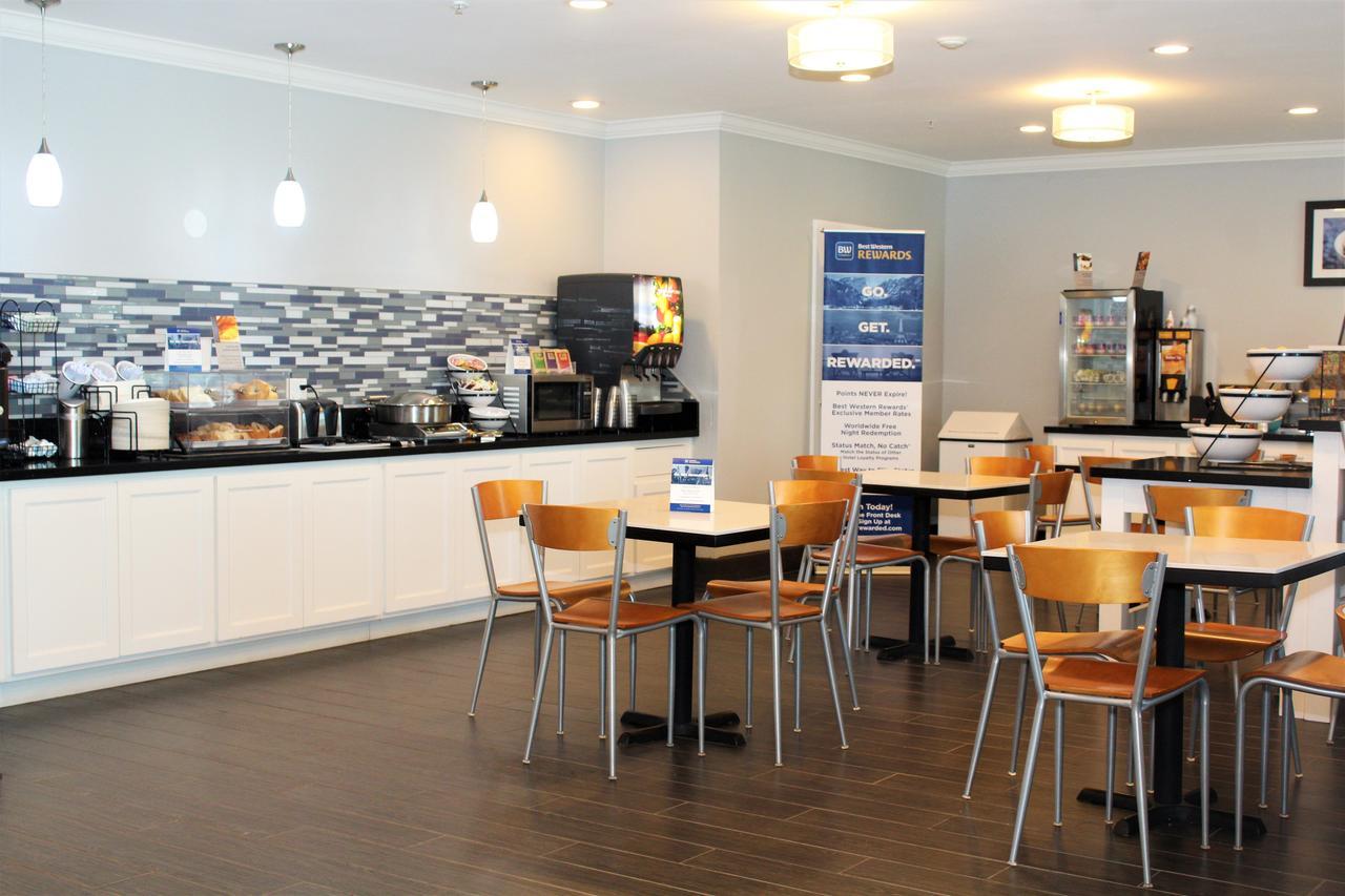 Best Western Visalia Hotel Екстериор снимка